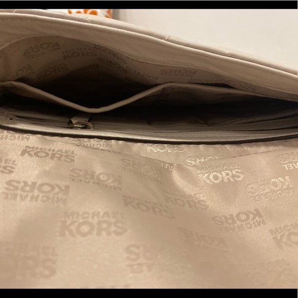 Vintage Cream Michael Kors Purse - Picture 6 of 6